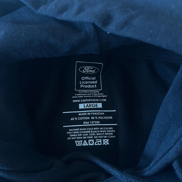 NWOT Ford Mustang Retro Car Graphic Black Sweatshirt Drawstring Hoodie Large - Picture 2 of 4